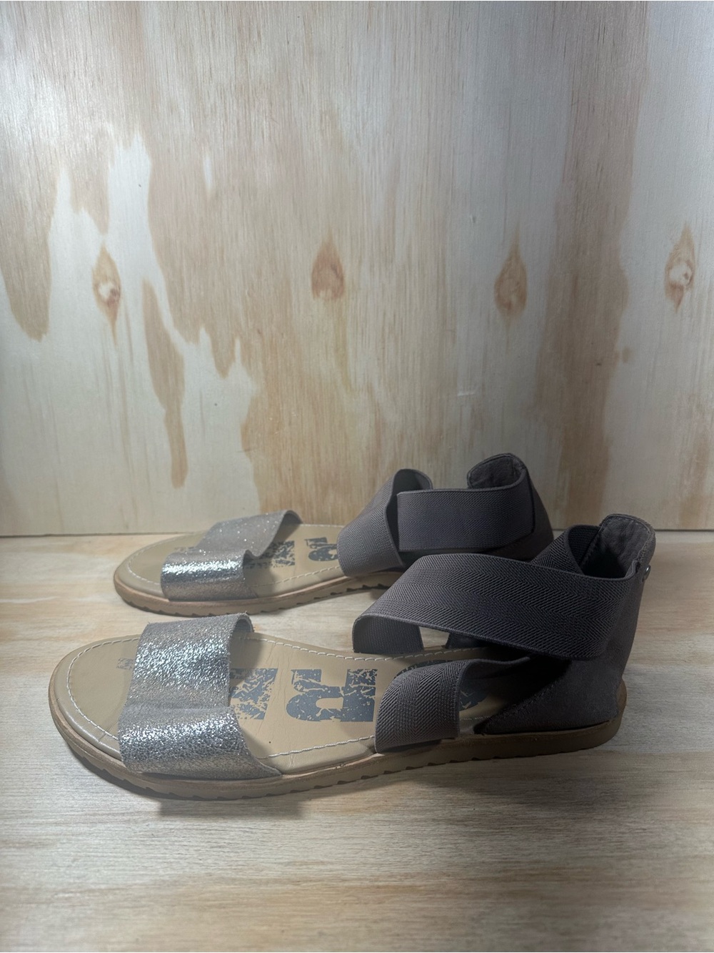 Sorel Metallic Strap Sandals Women’s Size 9.5